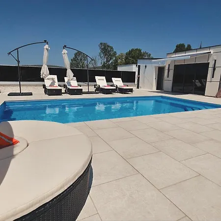 Cube - & Pool * Bihać